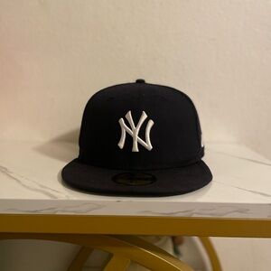 New Era Black and White Yankees 59FIFTY Fitted Cap